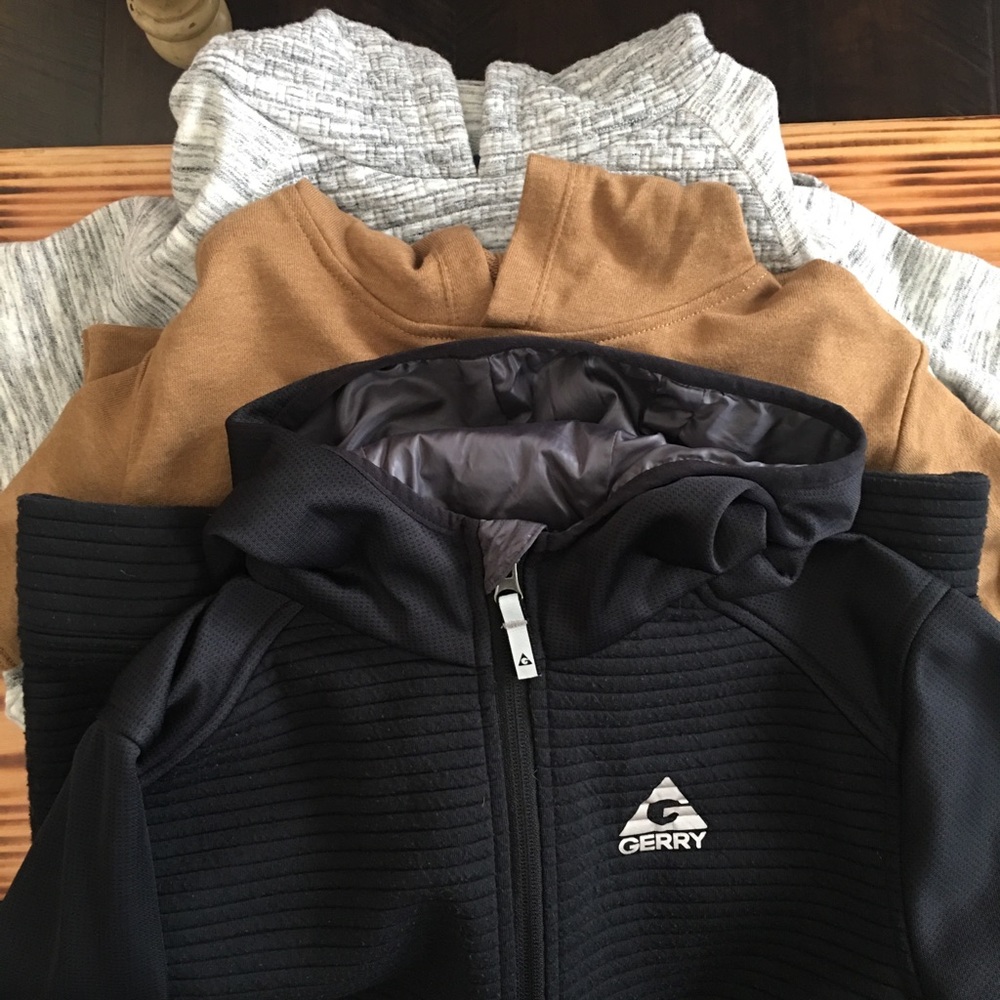 Boys 7 piece lot of tops and hoodies. Size 8-10.